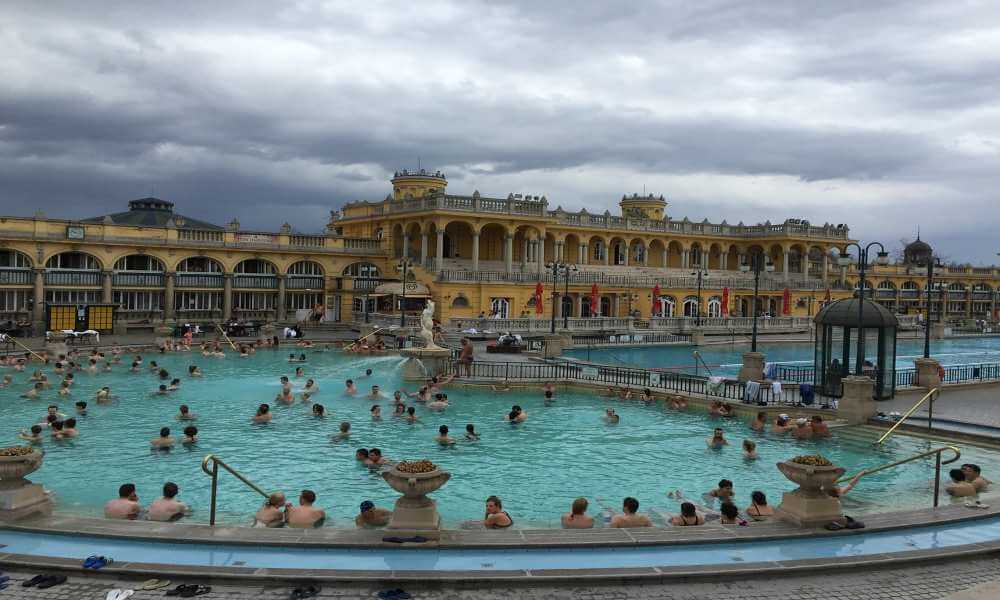 thermal bath things to do in budapest