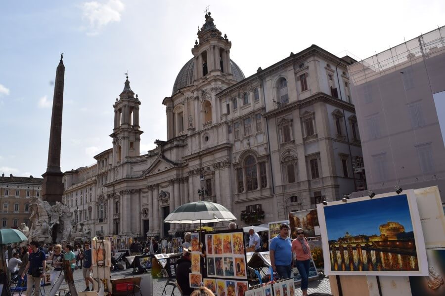 Piazza Navona artist making photographs