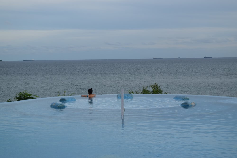 Infinity pool in Royal cliff beach hotel