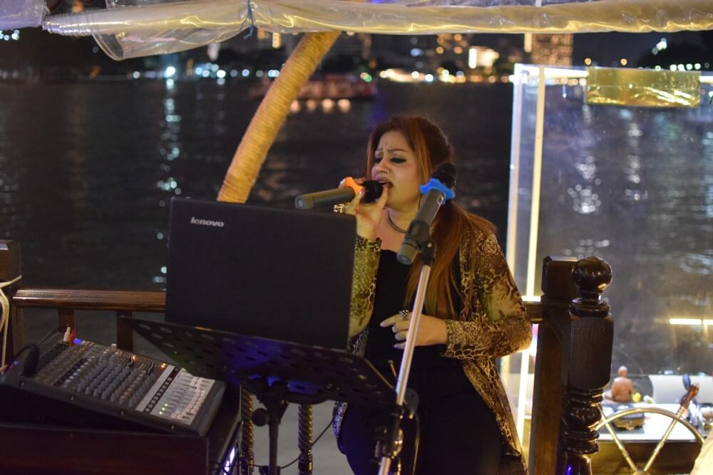 Live music at Indian dinner cruise bangkok